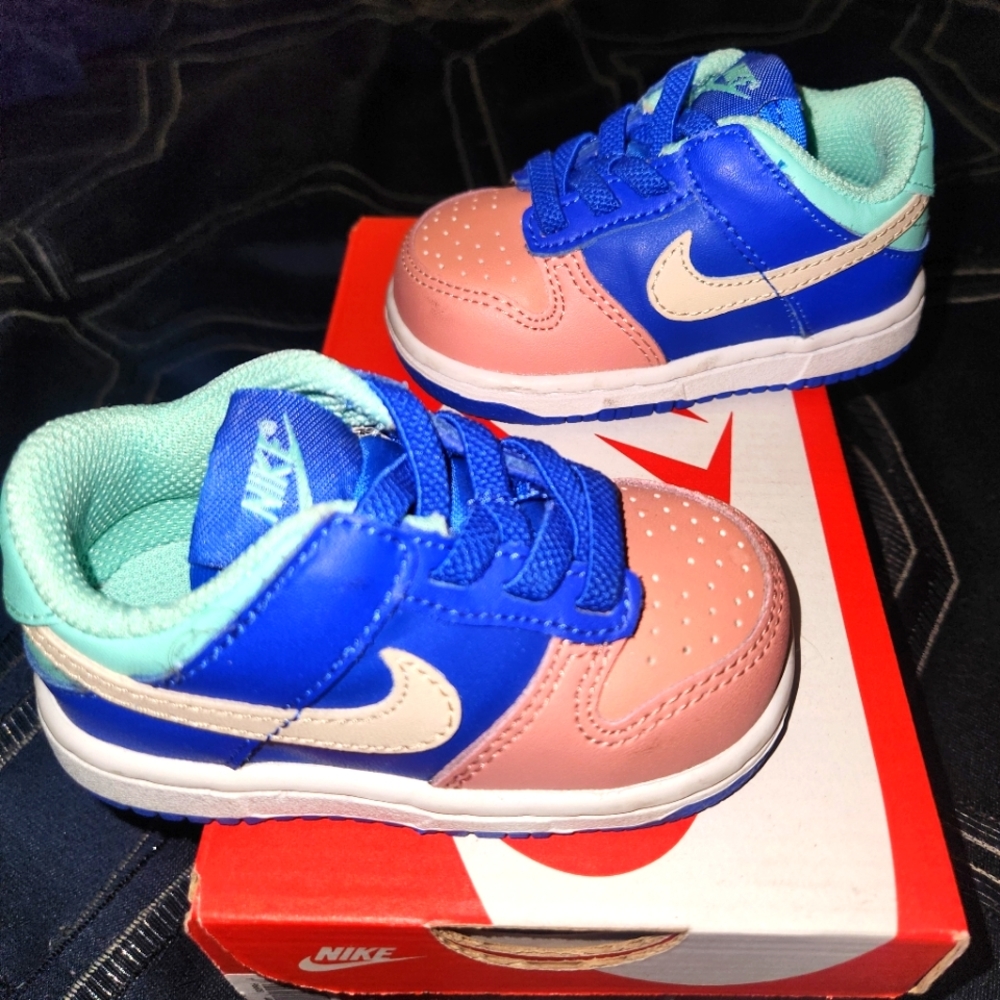 Nike Dunk low se hyper royal sanddrift toddler